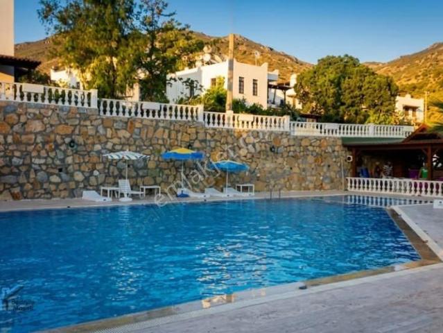 Gümüşlük'te Havuzlu Sitede 4+2 Dublex Villa