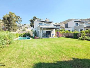 Gümüşlük'te 700 M2 Arsa İçerisinde 3+1 Müstakil Havuzlu Villa