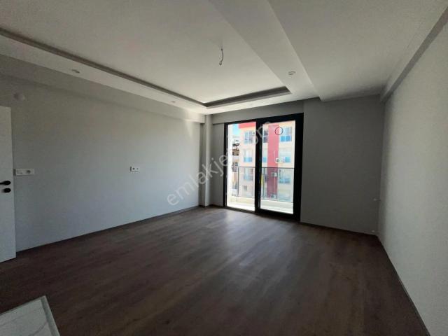 Gümüşpala Ana Cadde Üzeri, Yerden Isıtma Sıfır 2+1 Kiralık Daire