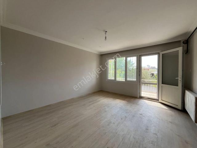 Gümüşpala Karakol Yakını Doğalgazlı Yeni Tadilatlı 2+1 Kiralık Daire