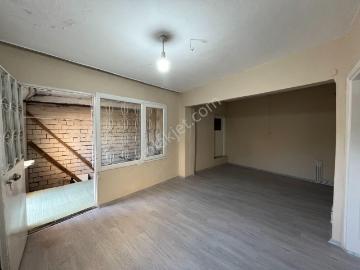 Gümüşpala Merkez'de Doğalgazlı Pazar Yeri Yakını 2+1 Kiralık Daire