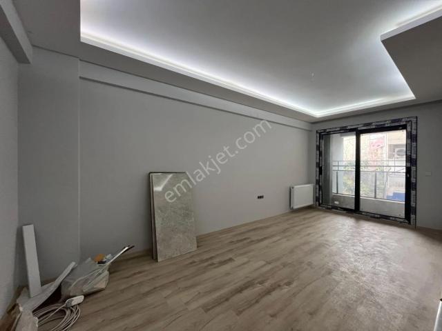 Gümüşpala'da Sağlık Ocağı Yakını Doğalgazlı 1+1 Kiralık Daire