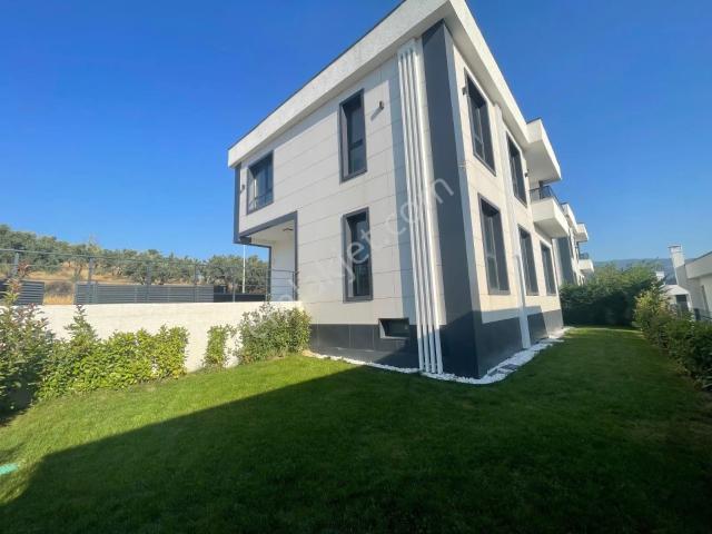 Gümüştepe De Satılık 4+1 Villa