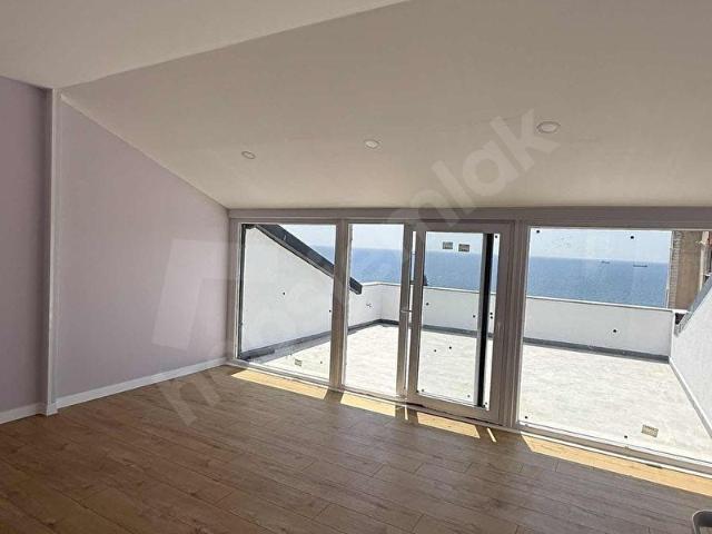 GÜMÜŞYAKA DENİZE 1 DAKİKA FULL DENİZ MANZARALI 2+1 YAZLIK DAİRE