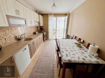 Gümüşyaka Merkezde E5 Dibi Satılık 3+1 Geniş Daire