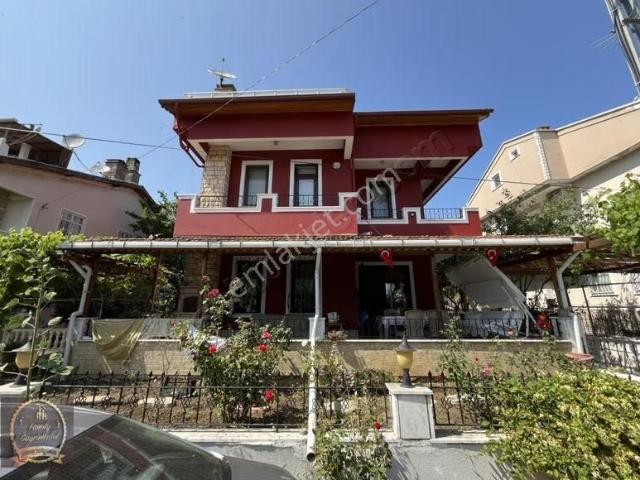 Gümüşyaka Villakent Sitesinde Satılık Full Eşyalı Triplex Villa