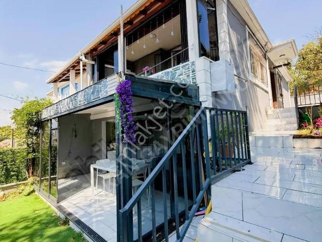 Gümüşyakada Deniz Manzaralı Denize 220 M Bahçeli 2+1 Villa
