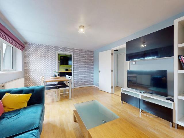 Gumley Gardens, Isleworth TW7, 1 bed flat to rent, £1,850 pcm | PrimeLocation