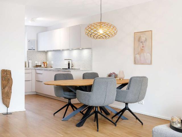 GÜMMER Neubau: Wärmepumpe, PV Anlage, Smarthome, Bad + Gäste WC m. Fenster, Garage, Terrasse+Garten