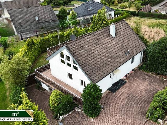 Gummersbach Strombach, freistehende Zweifamilienhaus mit Gartenglück
