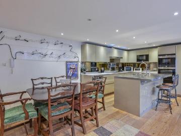 Gunter Grove, Chelsea, London, SW10 3 bed house to rent £12,740 pcm £2,940 pw