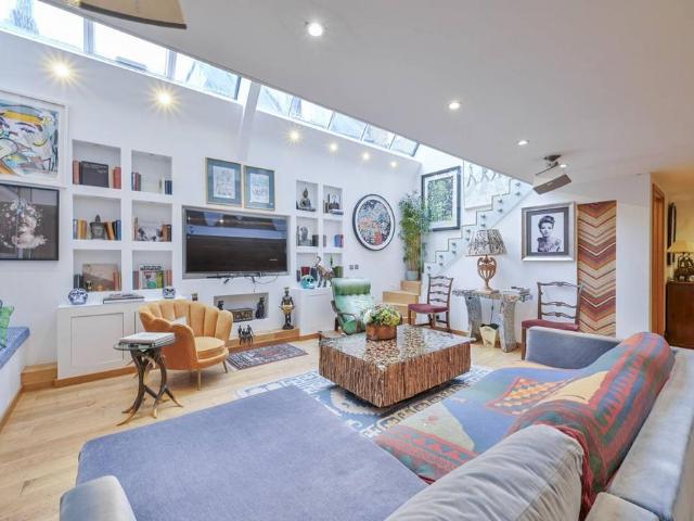 Gunter Grove, Chelsea, London, SW10 3 bed house to rent £12,740 pcm £2,940 pw