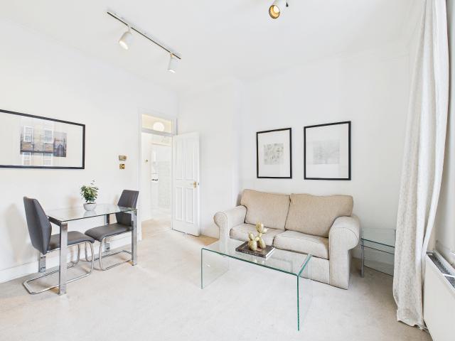 Gunter Grove, Chelsea, London, SW10 Century 21 United Kingdom