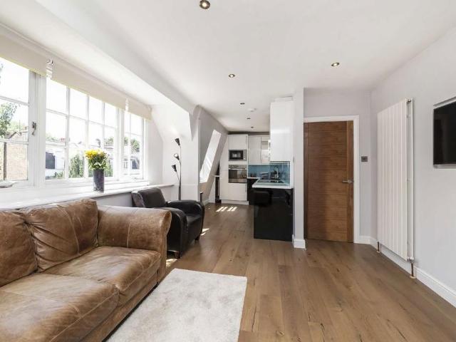 Gunterstone Road, London W14 2 bed flat to rent £2,750 pcm £635 pw