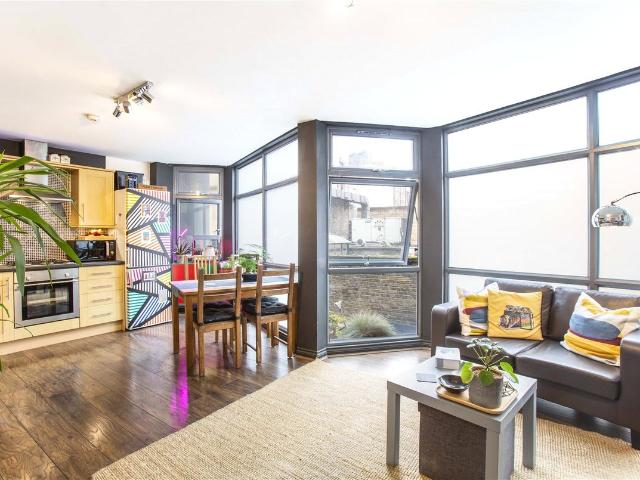 Gunthorpe Street, Aldgate, London E1, 2 bed flat to rent, £2,600 pcm | PrimeLocation