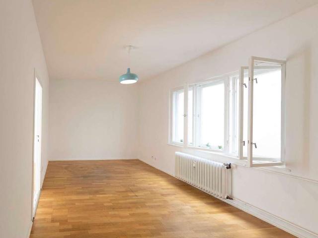 Güntzelkiez trifft Altbaucharme – 2 Zimmer in begehrter Kiezlage