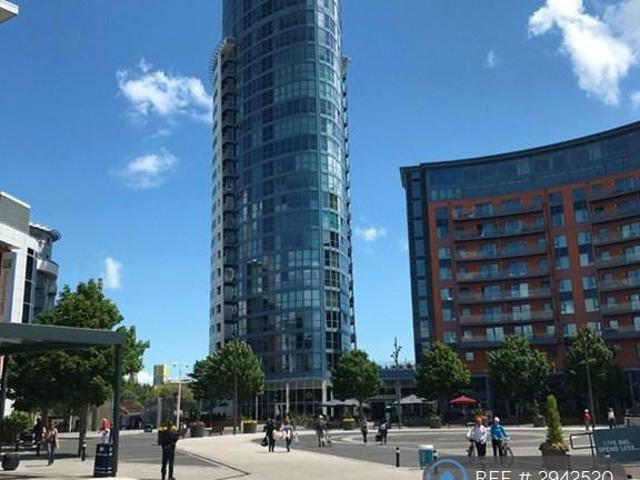 Gunwharf Quays, Gunwharf Quays, PO1 2 bed flat to rent £2,850 pcm £658 pw