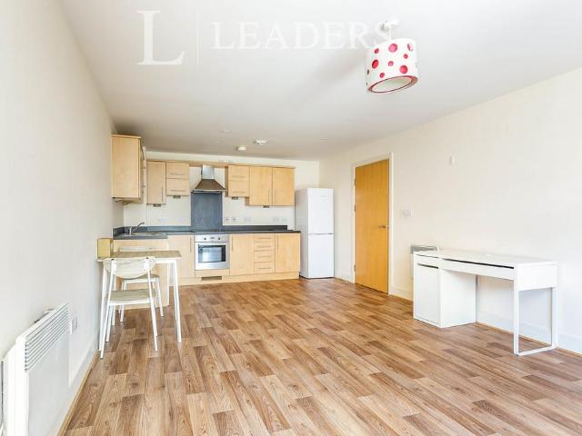 Gunwharf Quays, Portsmouth. 2 bed flat to rent £1,450 pcm £335 pw