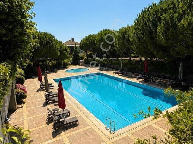 Günyüzü Konakları 'nda Geniş Bahçe Kullanımlı Kiralık Villa Katı