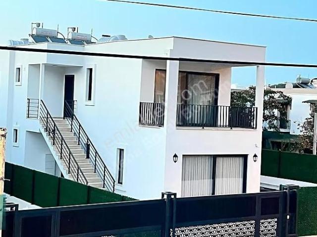 Gündoğan'da Aylık Ödeme Sıfır Eşyalı 2+1 Üst Kat Kiralık Daire