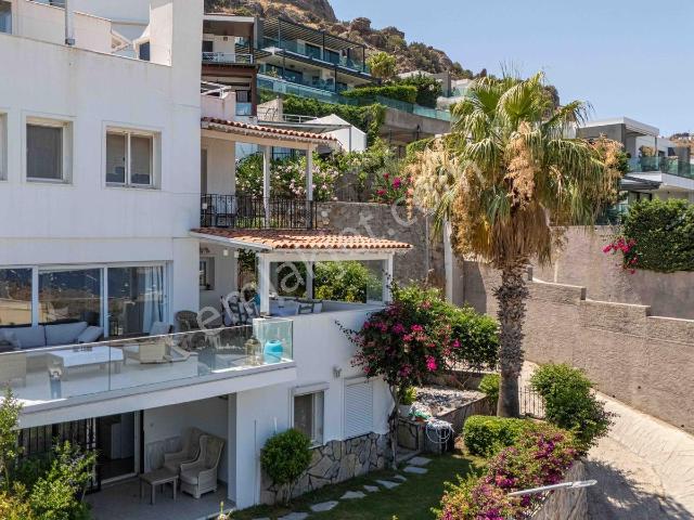Gündoğan Özel Plaj Anlaşmalı Deniz Manzaralı 5+1 Villa