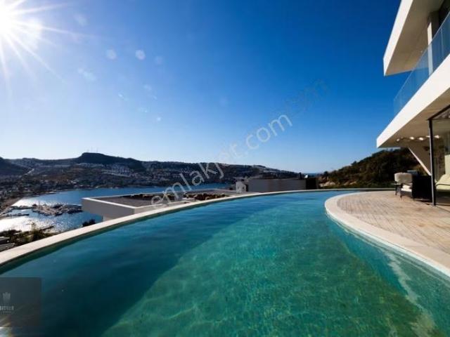 Gündoğan'da Deniz Manzaralı, Lüks Kiralık Villa