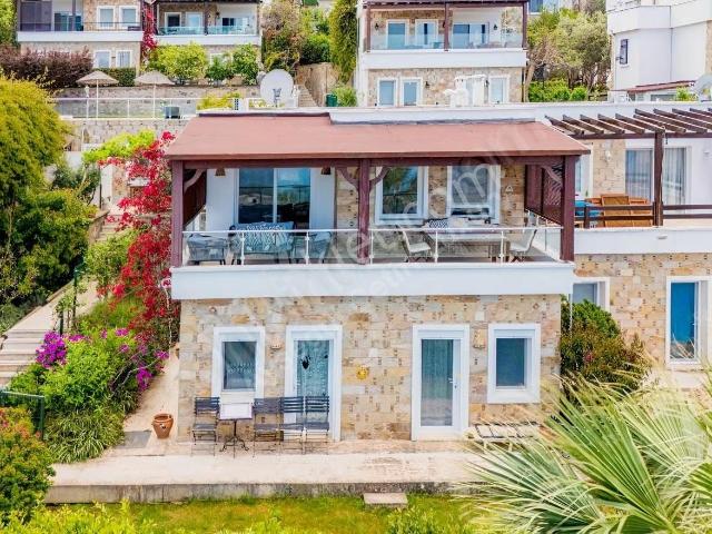 Gündoğan'da Denize Yürüme Mesafesinde Deniz Manzaralı Villa