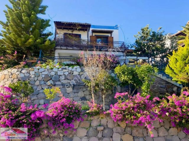 Gündoğan'da Site İçerisinde Deniz Manzaralı Satılık Villa