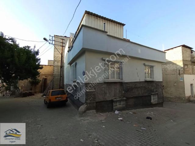 Güneş Mahallesi 139 M. 2 Kat Lı Her Kat 3 Er. Odalı Artı Teras