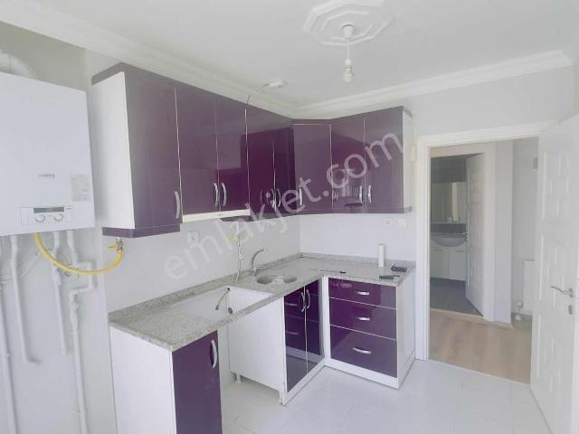Güneş Mahallesi Satılık 1+1 Ayrı Mutfaklı,balkonlu Geniş Daire