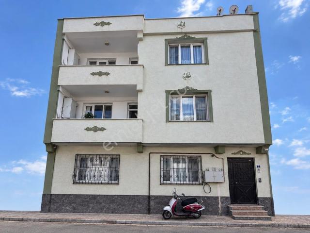 Güneş Mahallesinde Satılık 3 Katlı Komple Bina