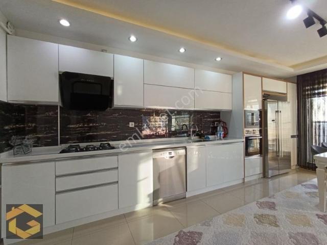 Güneşevler Merkezde Hacı Bayram Okulu Yanı 6+2 Site Dairesi