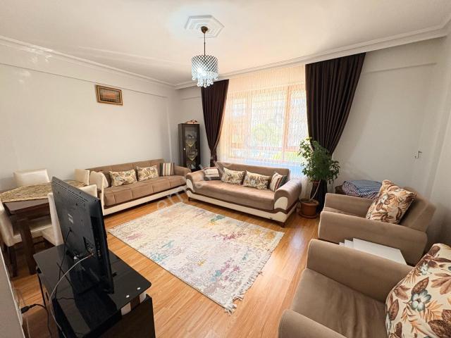Güneşevler'de, Giriş Kat, Yüksek Tavan, 3+1, Yapılı, Cadde Yanı