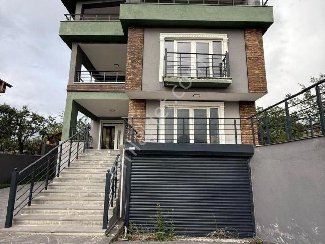 Güneş Emlaktan Hisarcıkta 4 Katlı Satılık Sıfır Villa