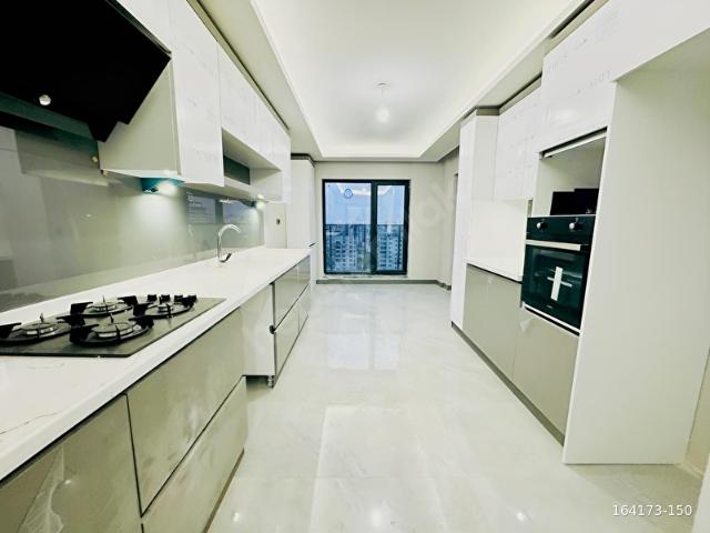 GÜNEŞ EMLAK'TAN SEÇKİN LÜX YAPILI SİTEDE KONFORLU MODERN 4+1
