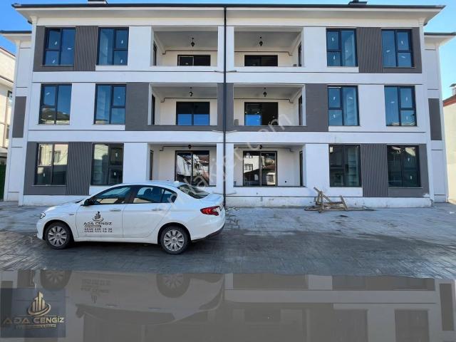 Güneşlerde Ebeveyn Banyolu Alaturka Tuvaletli 3+1 130m2 Daireler