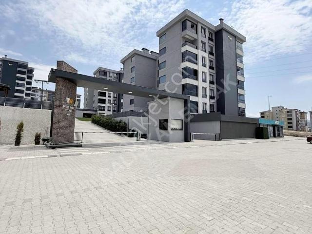 Güneşli Mah. Satılık 290 M2 Bahçeli Loft Daire