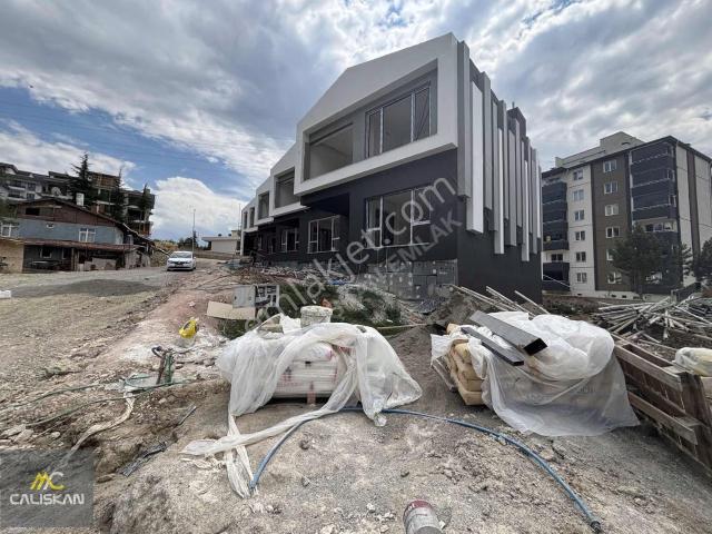 Güneşli Mahallesi Satılık 5,5+1 Lüks Villa