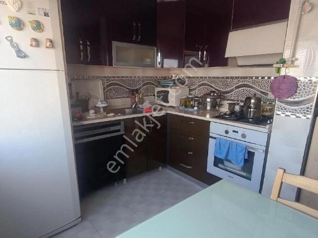 Güneşli Mahallesinde Asansörlü Ve Doğalgazlı Satılık Daire