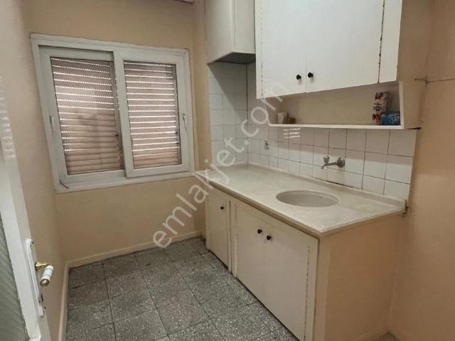 Güneşli Mahllesinde Asansörlü Arakat 1+1 Kiralık Daire