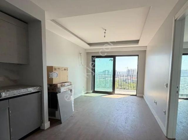 Güneşli De Mimar Sinan Metrosu Yanı Site İçi Kiralık Daire 1+1
