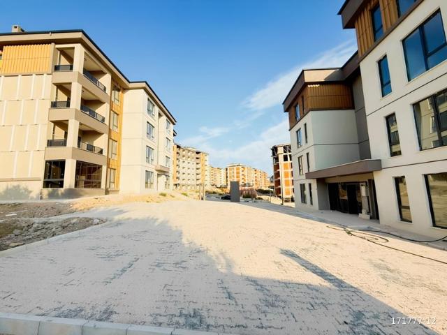 GÜNEŞLİ HACI BİROL ÖZTUNÇ SİTESİNDE MODERN SATILIK 4.5+1 DAİRE