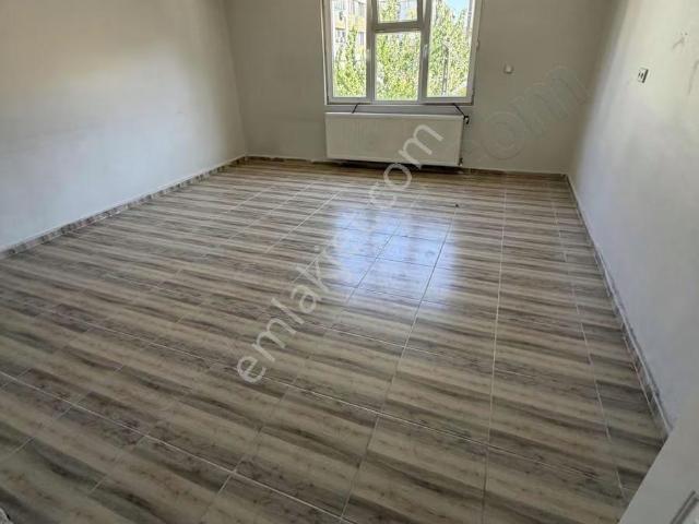 Güneş Sosyal Tesis Civarı Kiralık Doğalgazlı 2+1