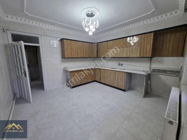 Güneşte Merkezi Konumda Ara Kat Ful Bakımlı Kiralık 3+1 Daire