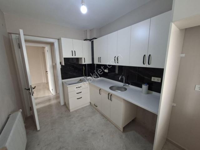 Güneş'ten Şirinyer İzban 5dk 2+1 100m 2.kat K.mutfak Site İçinde