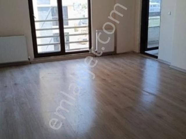 Güneştepe Çamlık Caddesinde Site İçi Kiralık 6+1 Dublex Daire