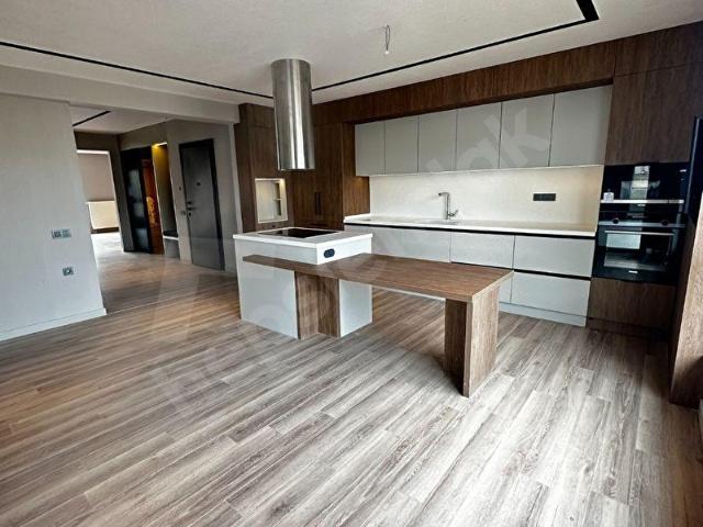 GÜNEŞ YAKA ALACAATLI ÇİFT KORİDORLU 4+1 LÜKS DAİRE