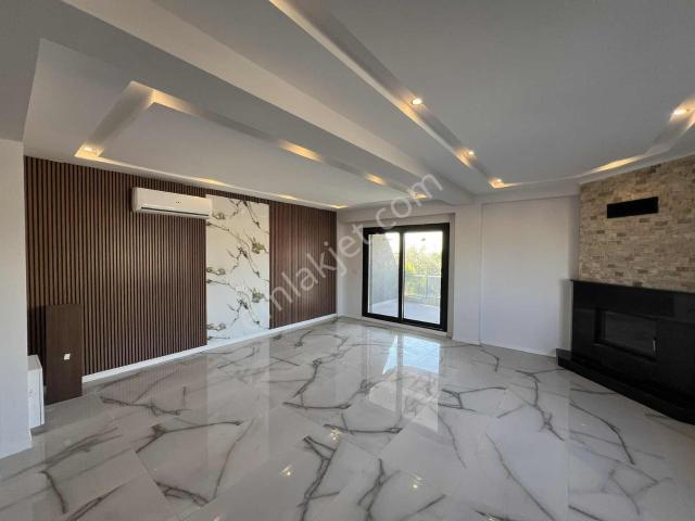 Günerli'de Önü Açık,müstakil,bahçeli 5+1 Satılık Villa