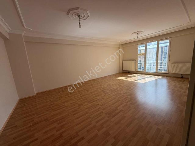 Güney Cephe Asansörlü Kat Mülkiyetli Ünive. Yakını Kiracısız 3+1
