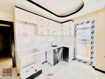 GÜNEY CEPHE KÖŞE BAŞI 2+1 ÜNALLAR EMLAK GÜVENCESİYLE!